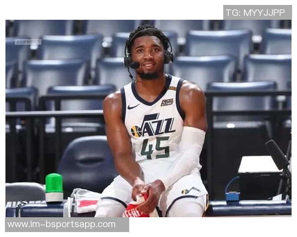 赛季至今三分命中率排行榜揭晓大球居末弗拉格紧随其后斯玛特与布克入前十