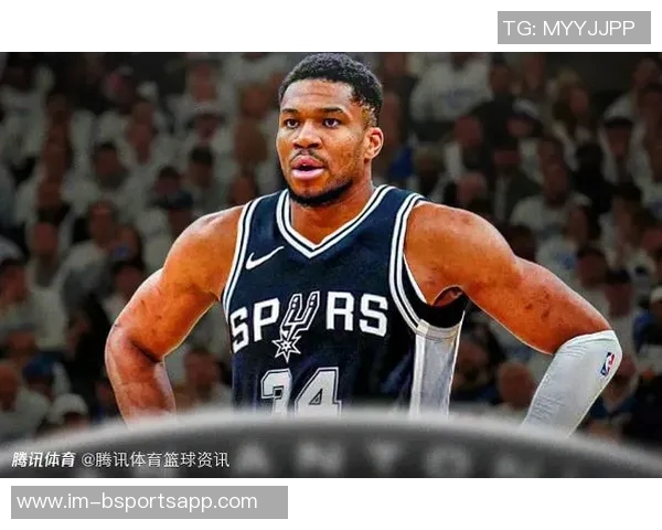 卡斯尔谈三后卫阵容福克斯哈珀球商高助球队发展